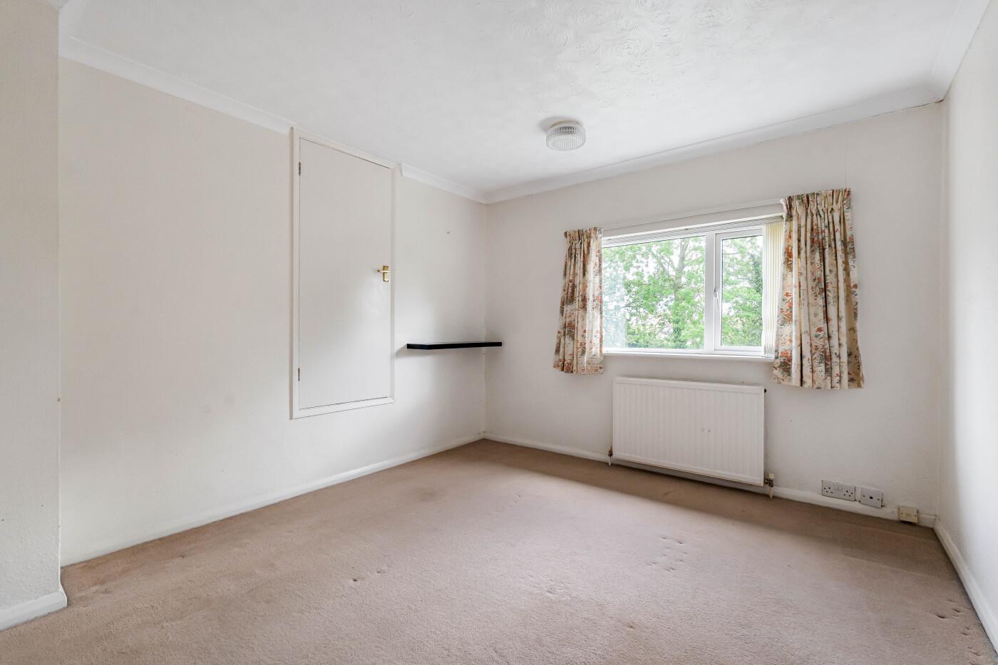 Plowden Way, Shiplake Cross, Henley-On-Thames